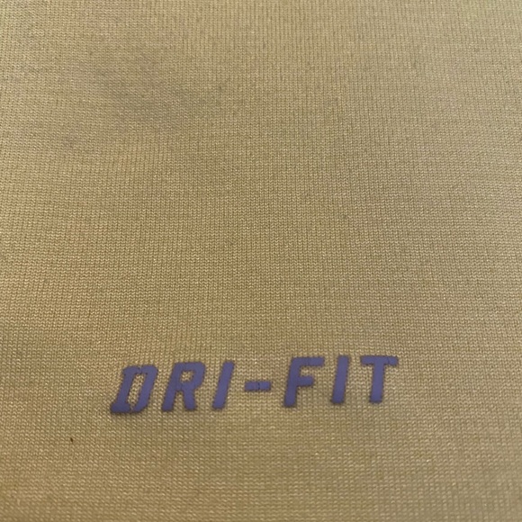 Mens Nike Dri Fit shirt - Picture 2 of 4